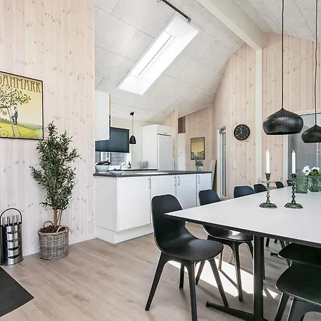 5 Star In Idestrup * Bøtø By