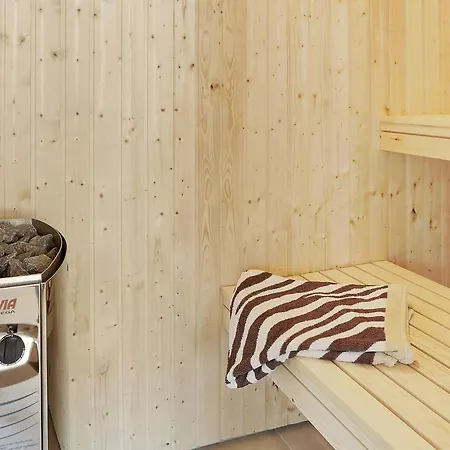 5 Star In Idestrup Bøtø By