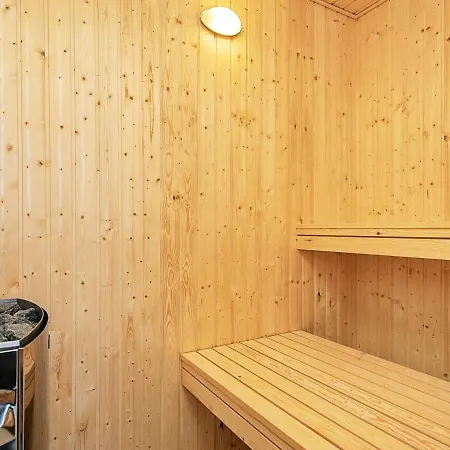 16 Person In Idestrup * Boto By